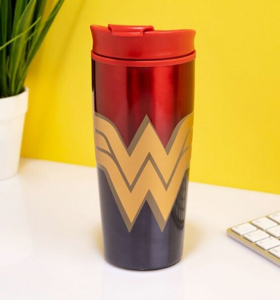 Wonder Woman putna šalica